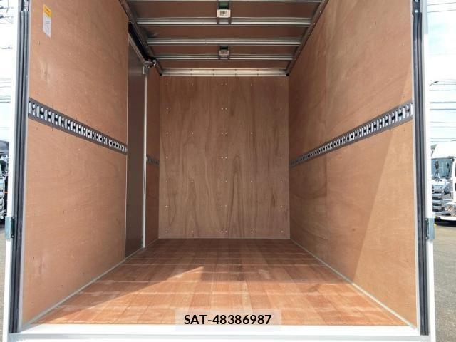 Mitsubishi CANTER 2026-05 8878981-7