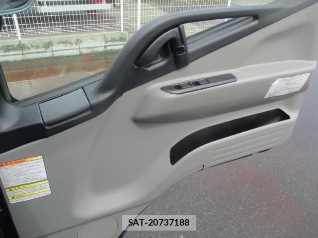 Mitsubishi CANTER 2019-05 8878989-25