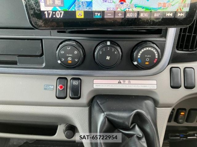 Mitsubishi CANTER 2018-11 8878982-24