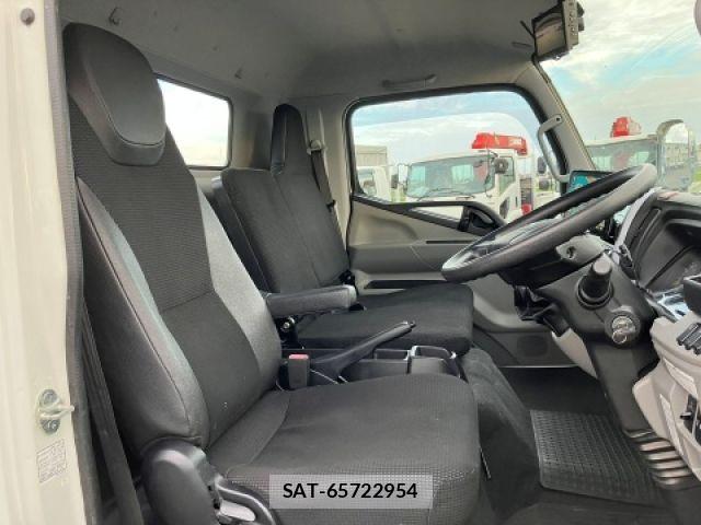 Mitsubishi CANTER 2018-11 8878982-26
