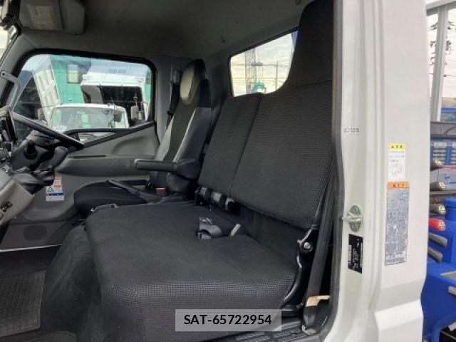 Mitsubishi CANTER 2018-11 8878982-27
