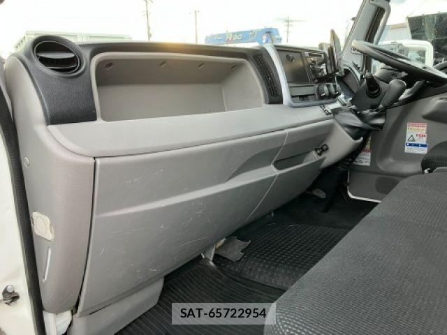 Mitsubishi CANTER 2018-11 8878982-28