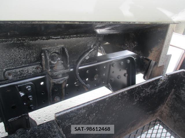 Mitsubishi CANTER 2016-06 8879003-13