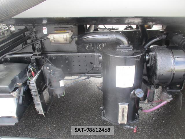 Mitsubishi CANTER 2016-06 8879003-16