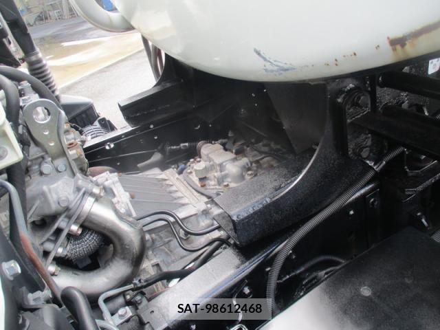 Mitsubishi CANTER 2016-06 8879003-17