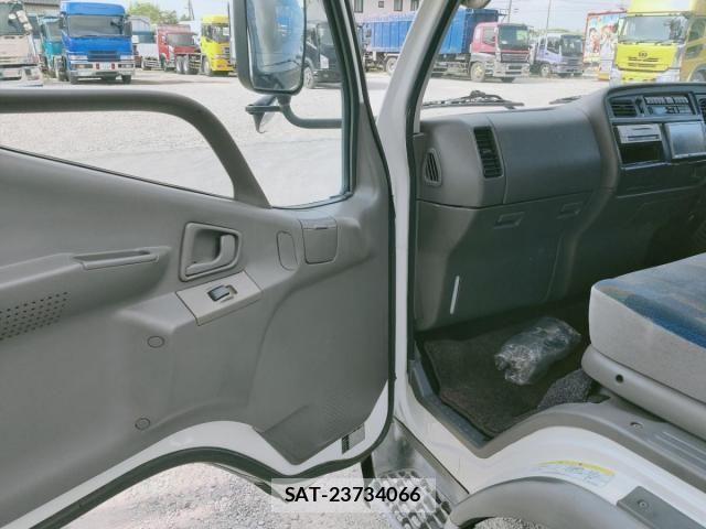 Mitsubishi CANTER GUTS 1999-09 1235289-17