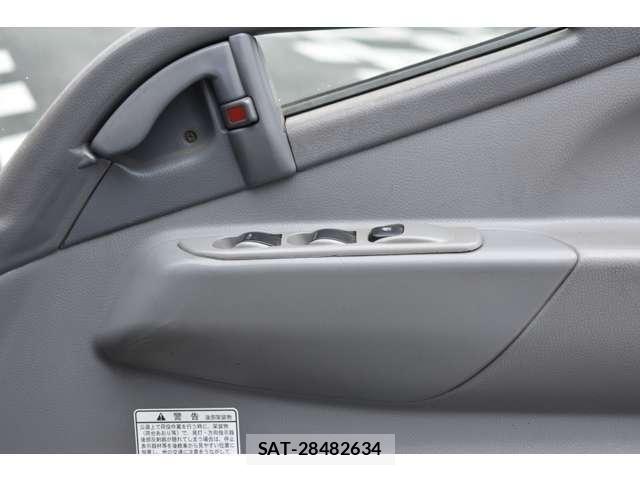 Mitsubishi CANTER GUTS 2008-12 5861145-9