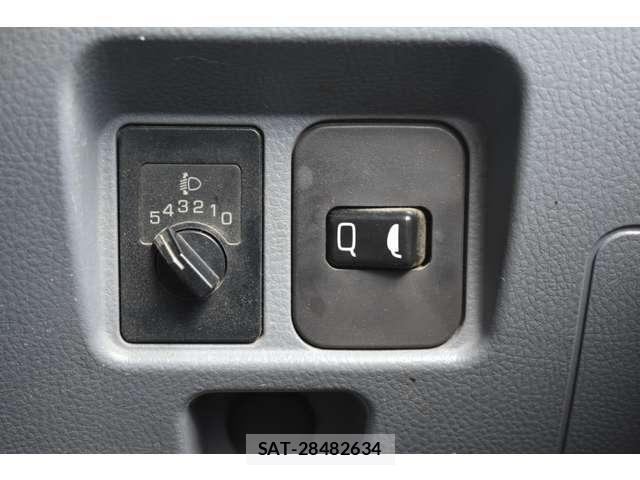 Mitsubishi CANTER GUTS 2008-12 5861145-12