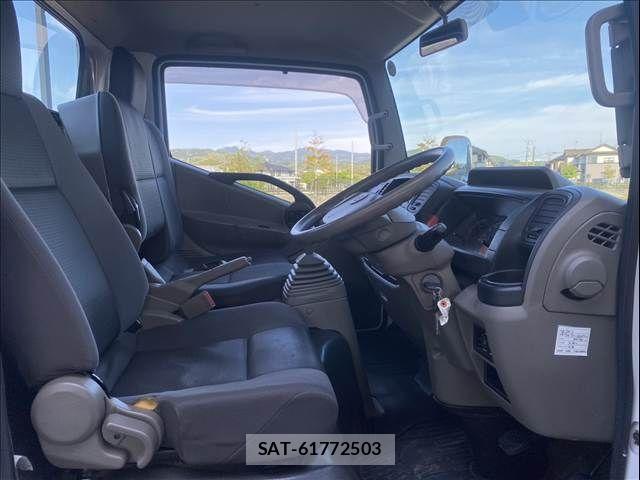 Mitsubishi CANTER GUTS 2015-11 6750996-27