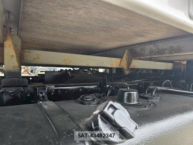 Mitsubishi CANTER GUTS 2014-05 8229195-15