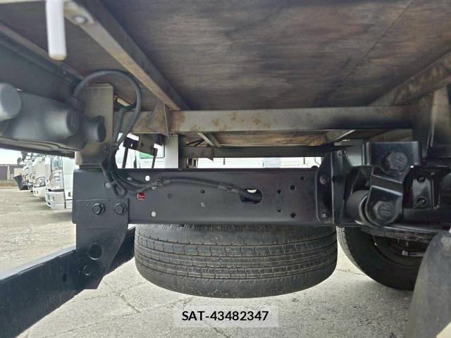 Mitsubishi CANTER GUTS 2014-05 8229195-19