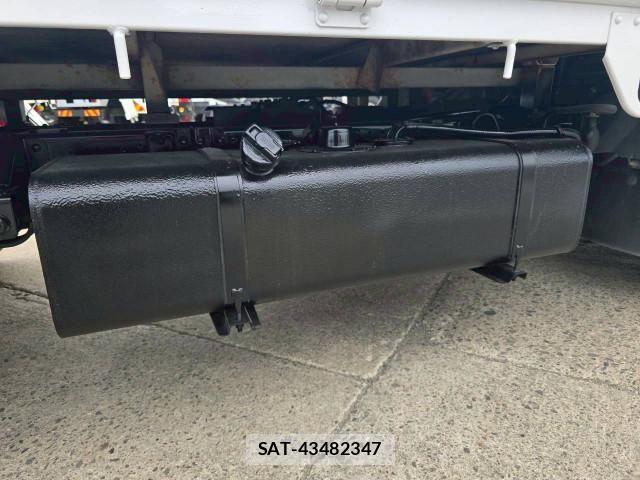 Mitsubishi CANTER GUTS 2014-05 8229195-22