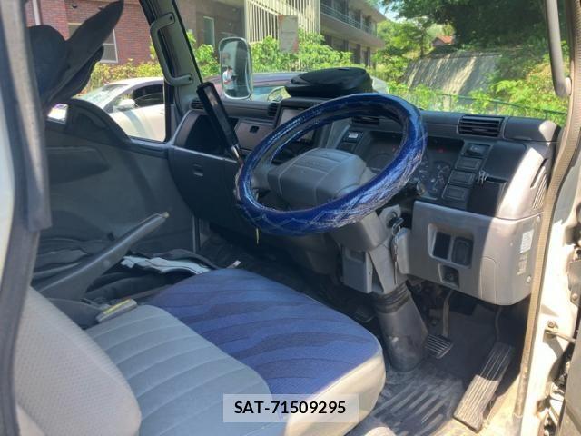 Mitsubishi CANTER GUTS 2004-02 8561370-7