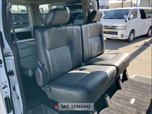 Nissan Caravan 2023-01 1353612-7