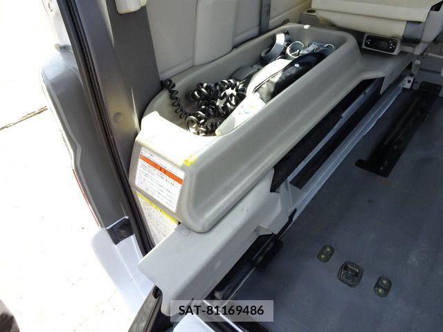 Nissan CARAVAN BUS 2006-04 7978750-13
