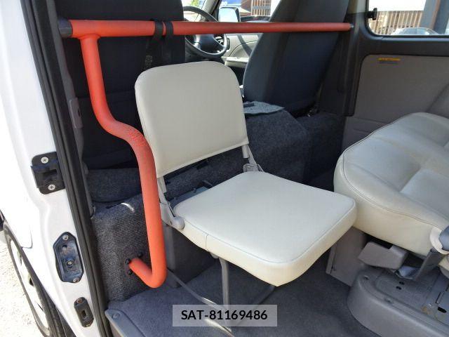 Nissan CARAVAN BUS 2006-04 7978750-17