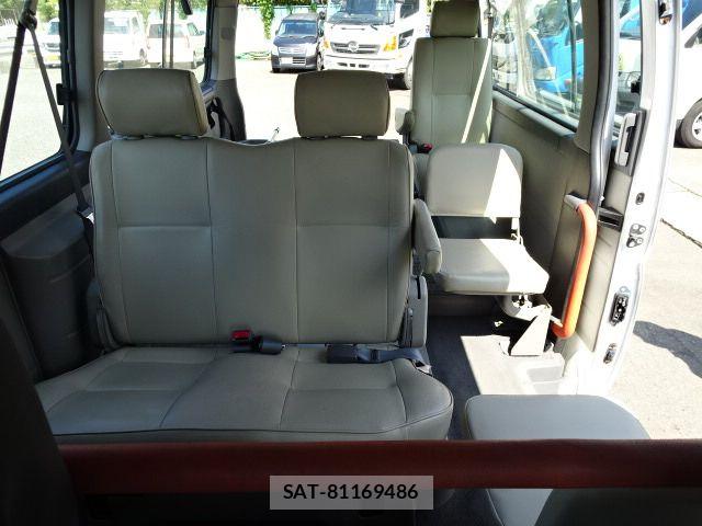 Nissan CARAVAN BUS 2006-04 7978750-19