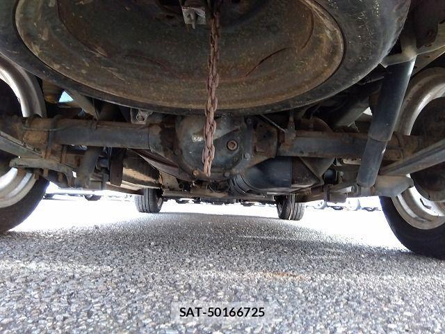 Nissan CARAVAN COACH 1995-11 1471314-11