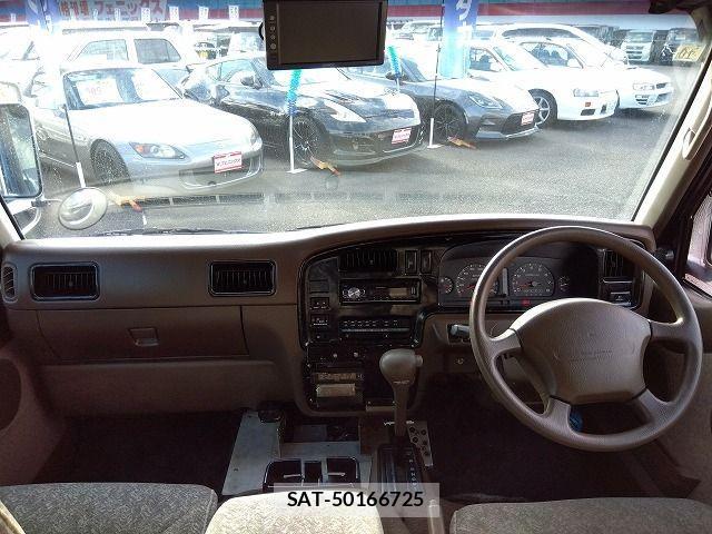 Nissan CARAVAN COACH 1995-11 1471314-12