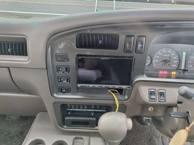 Nissan CARAVAN COACH 1994-11 1543389-13