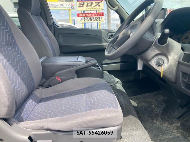 Nissan CARAVAN COACH 2003-08 7215807-10