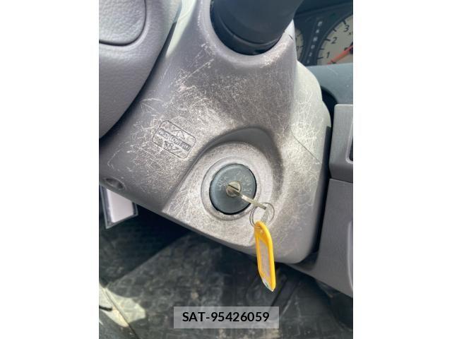 Nissan CARAVAN COACH 2003-08 7215807-18
