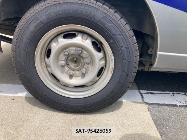 Nissan CARAVAN COACH 2003-08 7215807-5