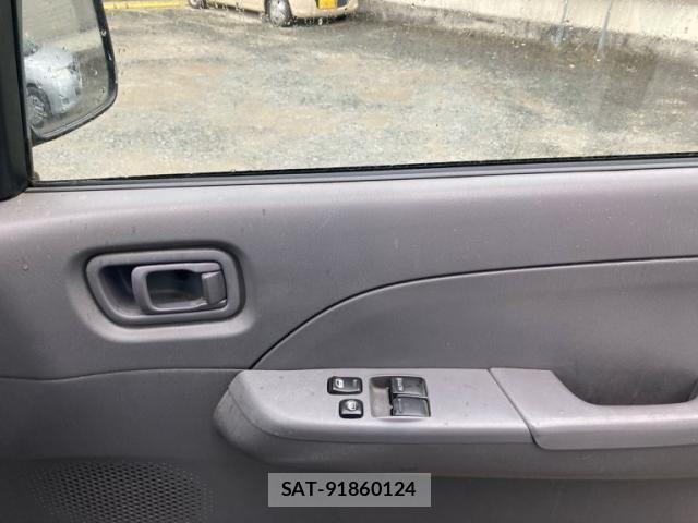 Nissan CARAVAN COACH 2004-04 7357092-13