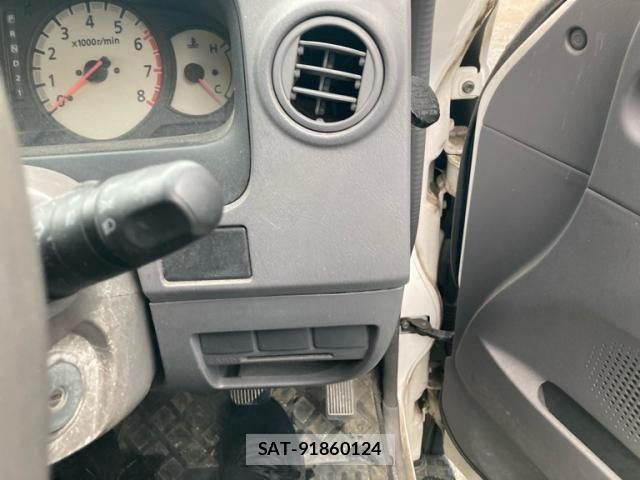 Nissan CARAVAN COACH 2004-04 7357092-14