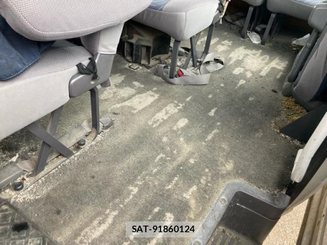 Nissan CARAVAN COACH 2004-04 7357092-19