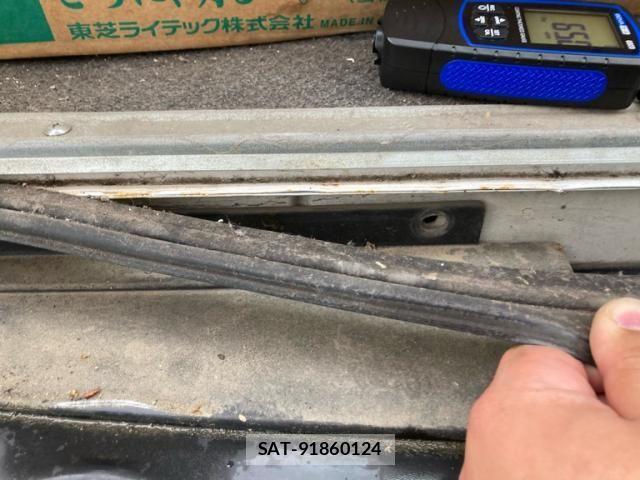 Nissan CARAVAN COACH 2004-04 7357092-24