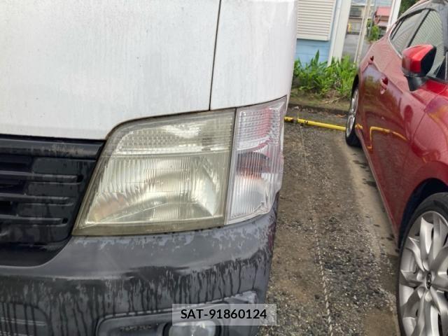 Nissan CARAVAN COACH 2004-04 7357092-4