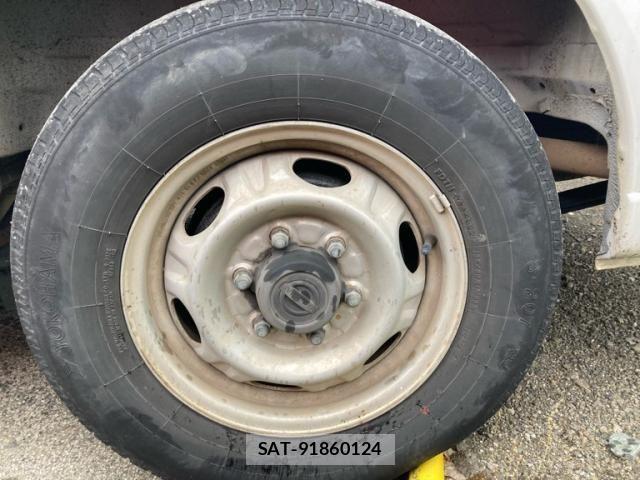 Nissan CARAVAN COACH 2004-04 7357092-6