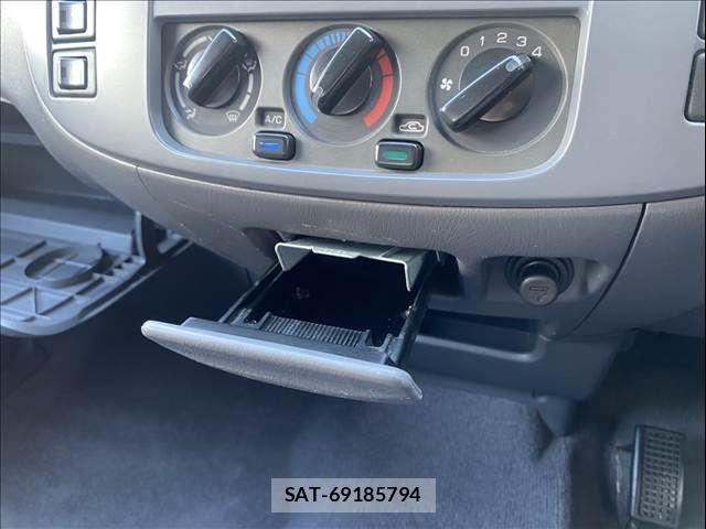 Nissan CARAVAN COACH 2003-04 7508310-23