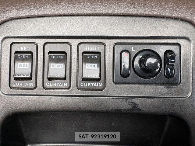 Nissan CARAVAN COACH 1995-04 7960893-24
