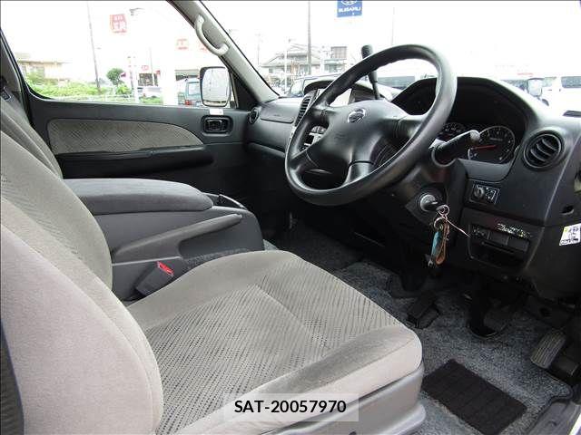 Nissan CARAVAN COACH 2011-05 8870603-12