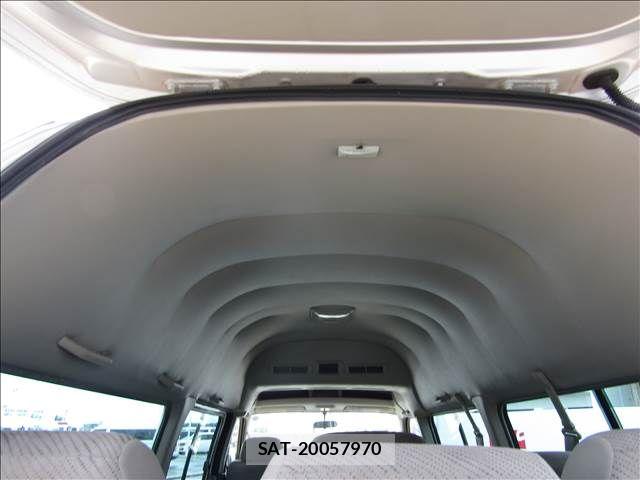 Nissan CARAVAN COACH 2011-05 8870603-23