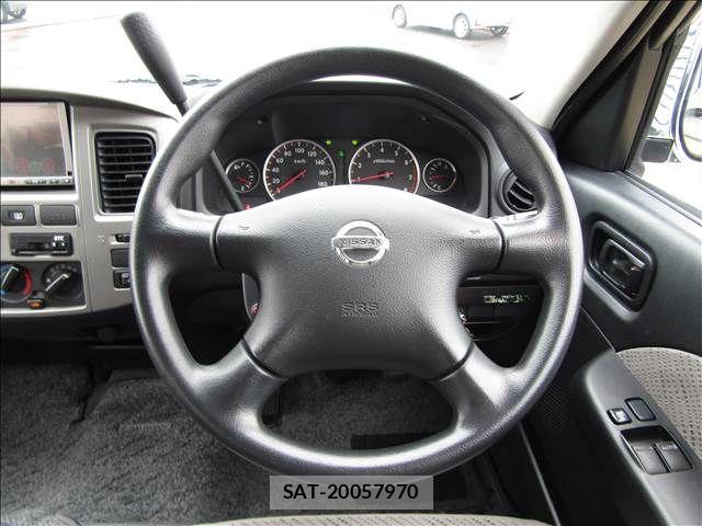 Nissan CARAVAN COACH 2011-05 8870603-2