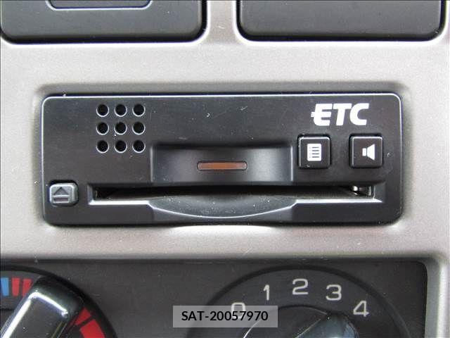 Nissan CARAVAN COACH 2011-05 8870603-5