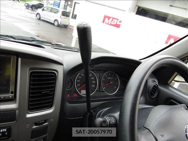 Nissan CARAVAN COACH 2011-05 8870603-6