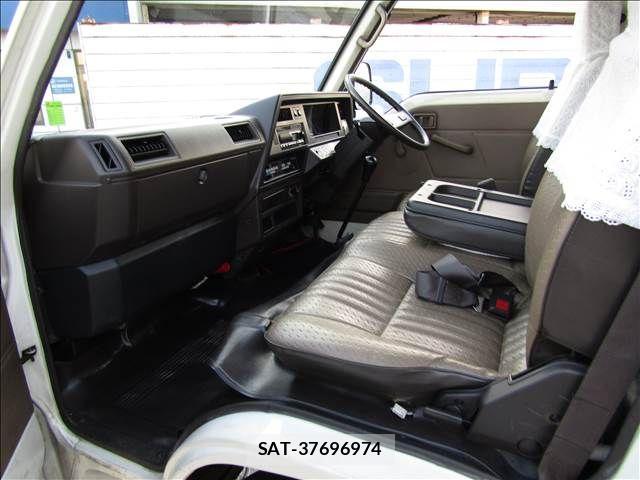 Nissan Caravan 1992-06 1071076-12
