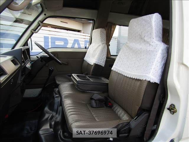 Nissan Caravan 1992-06 1071076-13