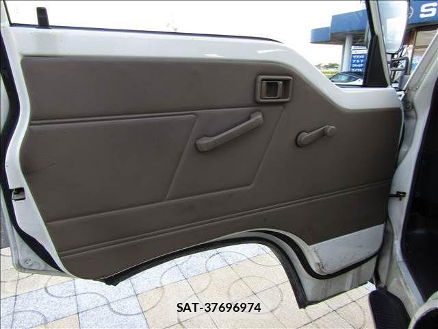 Nissan Caravan 1992-06 1071076-14