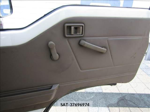 Nissan Caravan 1992-06 1071076-15