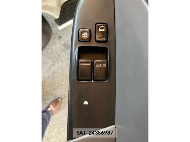 Nissan Caravan 2006-09 8098399-17