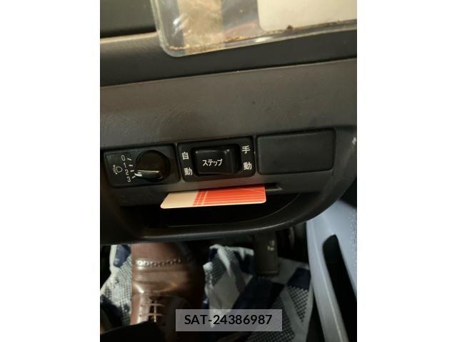 Nissan Caravan 2006-09 8098399-19
