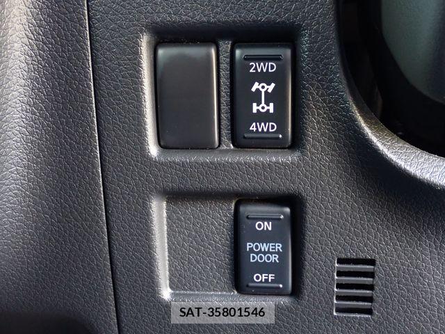Nissan Caravan 2025-03 8879010-17