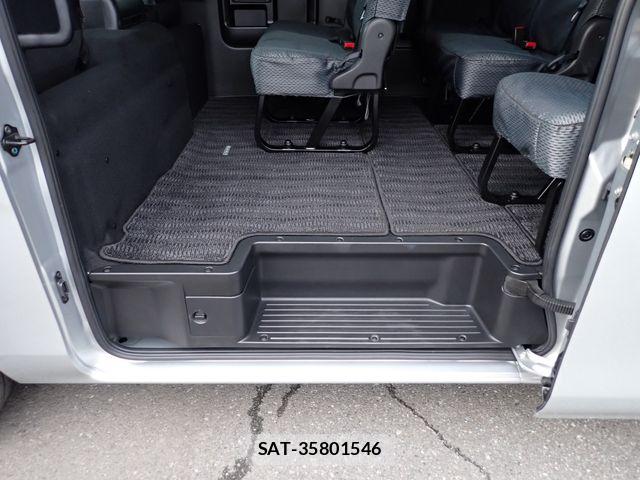 Nissan Caravan 2025-03 8879010-24
