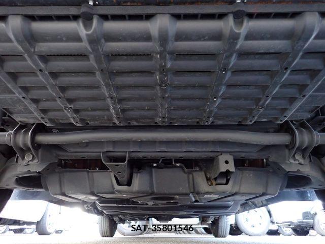 Nissan Caravan 2025-03 8879010-27