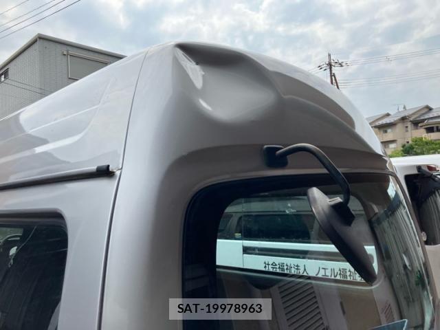 Nissan Caravan 2001-06 8335176-10